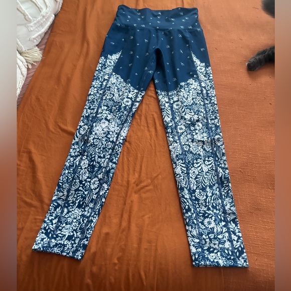 Free people movement - Picture 2 of 5